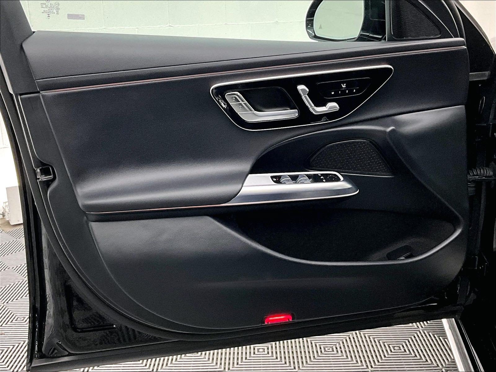 Certified 2025 Mercedes-Benz E 350 4MATIC Sedan image 24