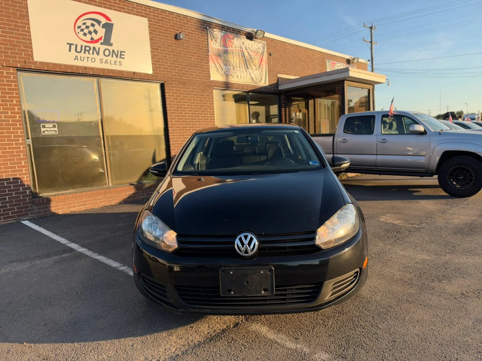 Used 2013 Volkswagen Golf 4-Door FWD image 8