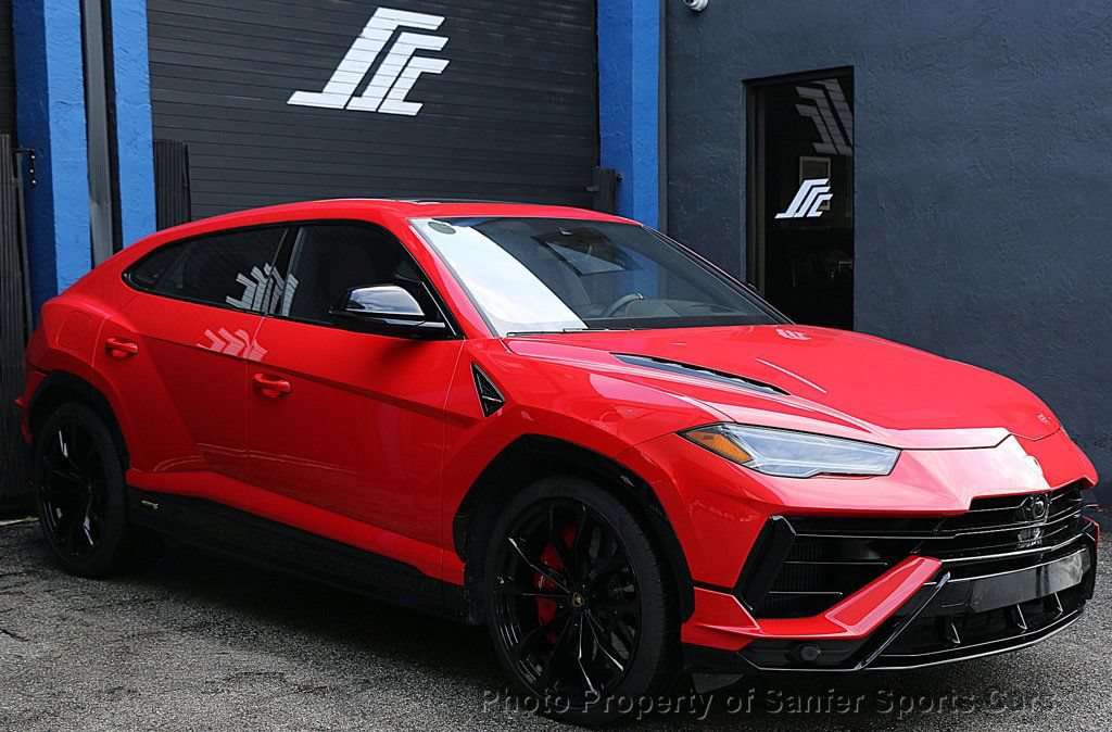 Used 2024 Lamborghini Urus S AWD/4WD image 3