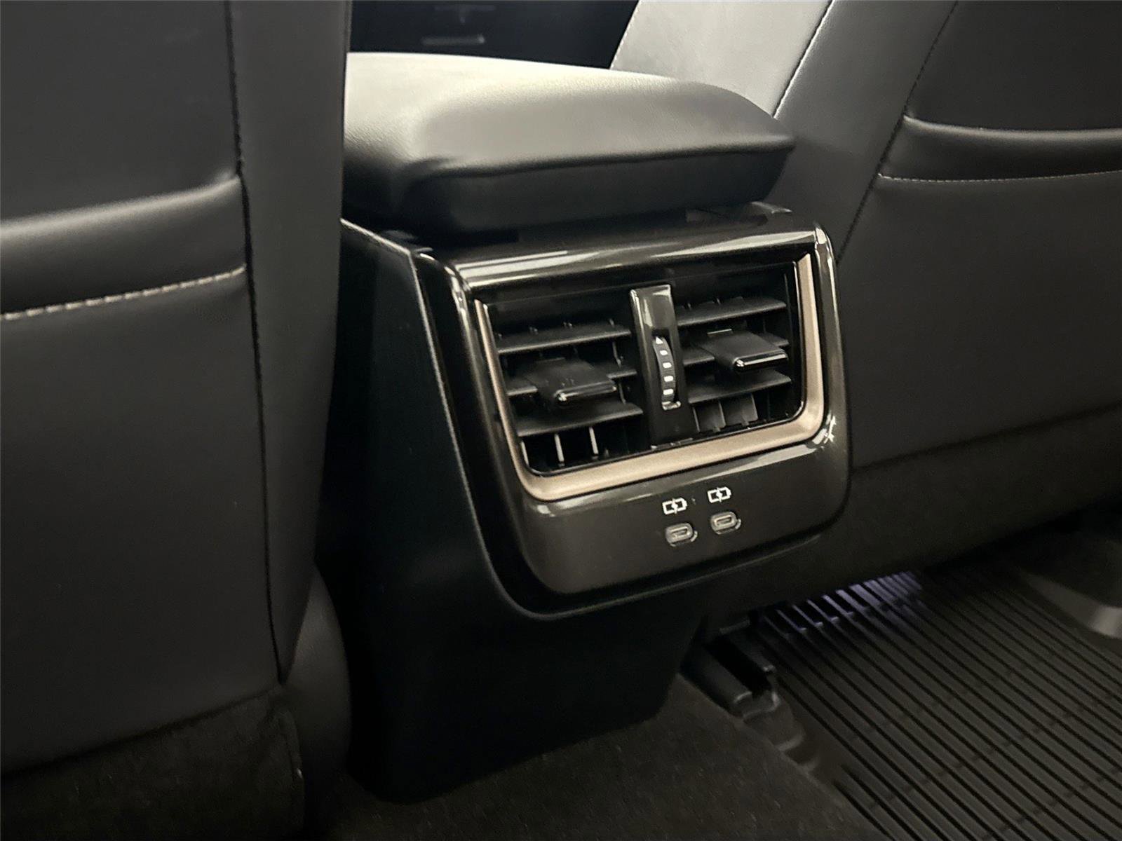 Certified 2025 Toyota Crown Platinum image 37