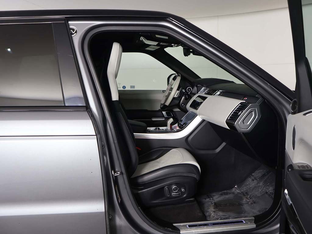 Used 2022 Land Rover Range Rover Sport SVR image 37