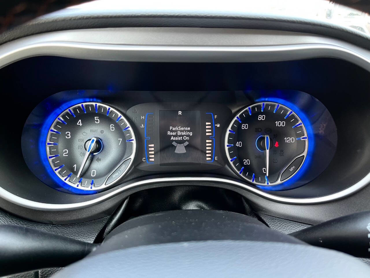 Used 2020 Chrysler Pacifica Touring-L image 20