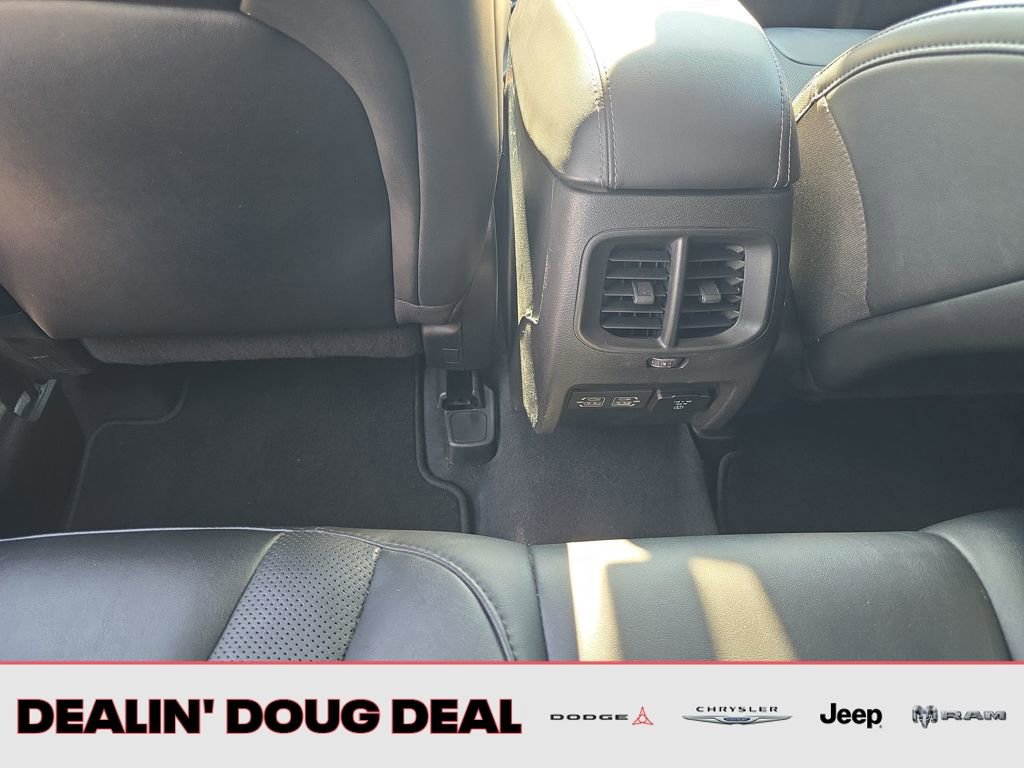 Used 2023 Jeep Cherokee Altitude Lux image 27