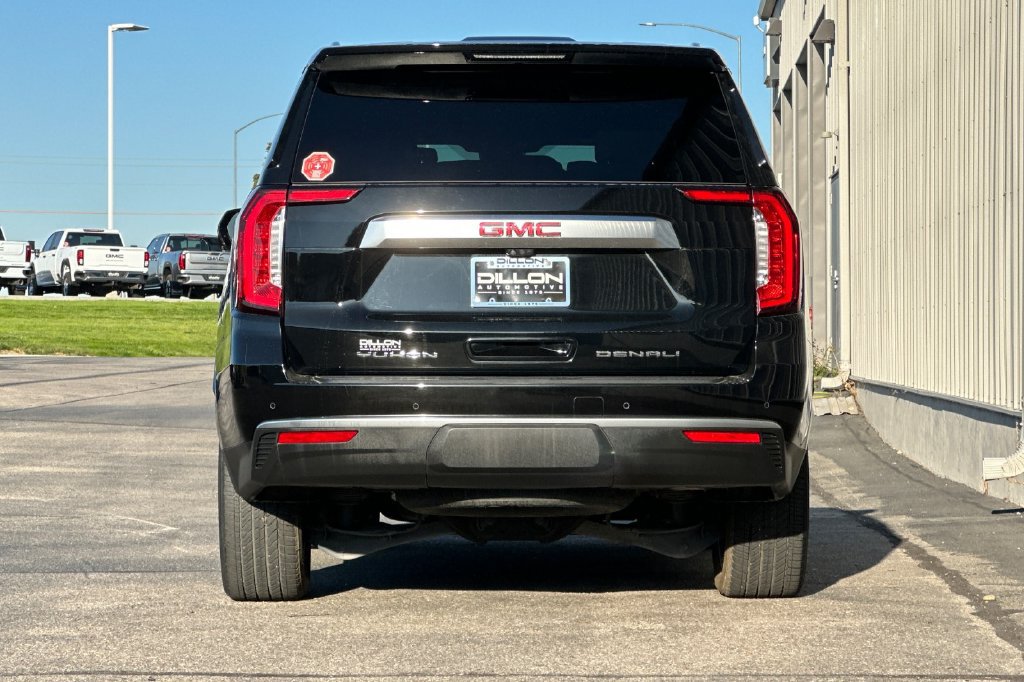 Used 2024 GMC Yukon Denali w/ Advanced Technology Package AWD/4WD image 7