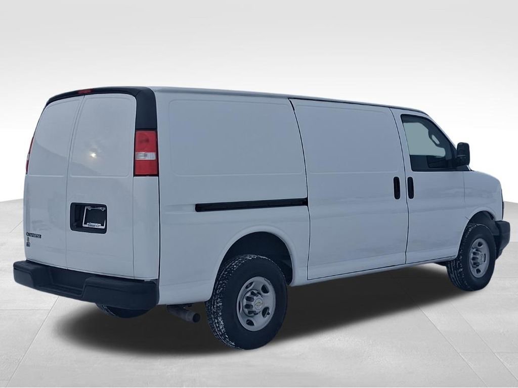 Used 2023 Chevrolet Express 2500 w/ Driver Convenience Package image 8