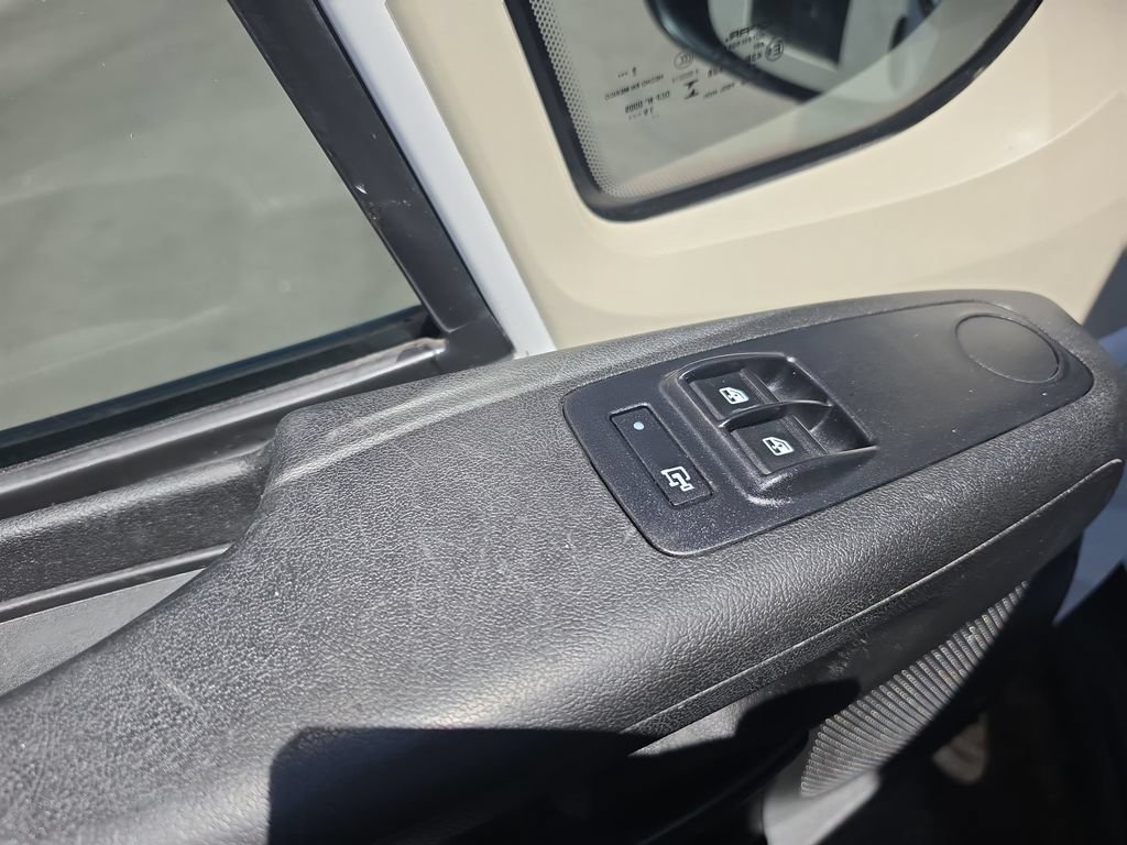 Used 2020 RAM ProMaster 2500 w/ Interior Convenience Group FWD image 12