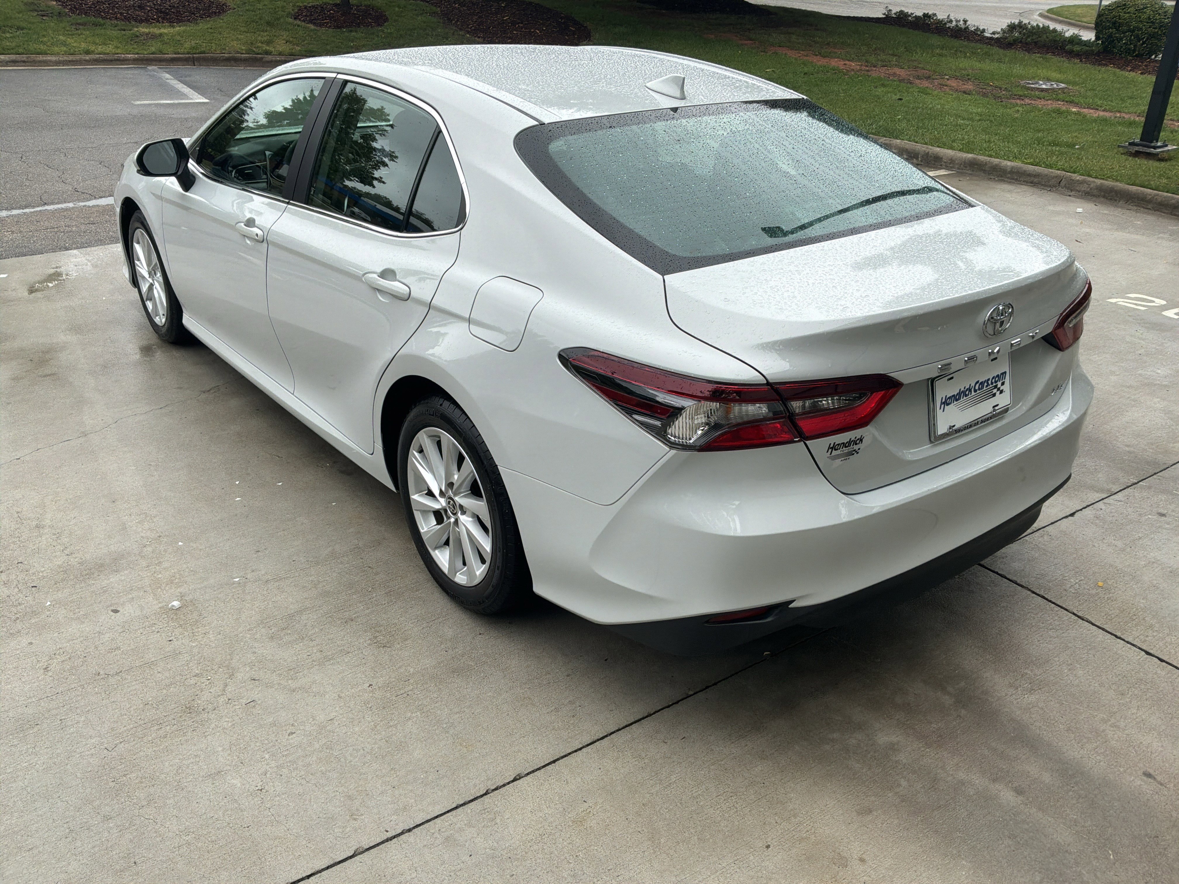 Used 2023 Toyota Camry LE w/ Convenience Package FWD image 8