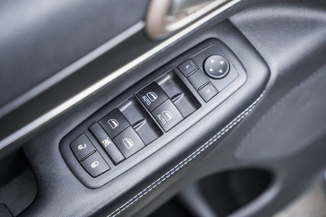 Used 2016 Jeep Grand Cherokee Limited image 39