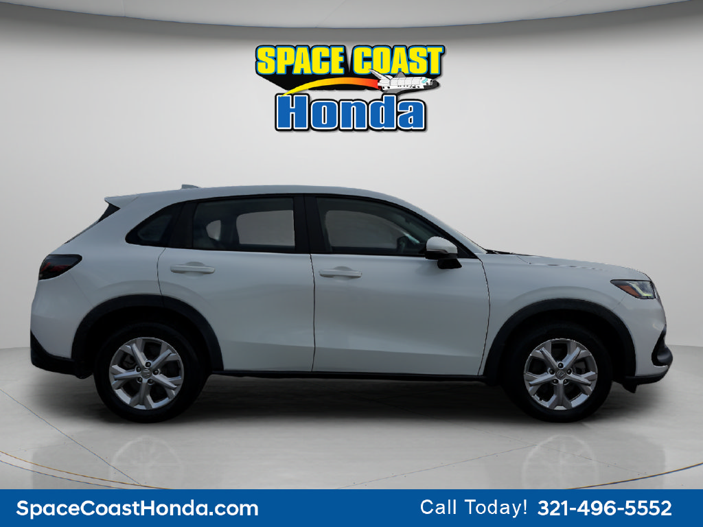 Certified 2024 Honda HR-V LX image 2