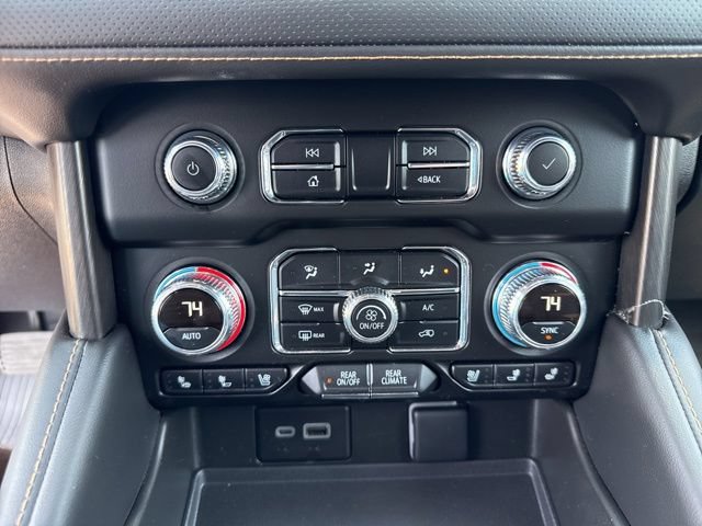 Used 2024 GMC Yukon AT4 w/ Technology Package AWD/4WD image 24