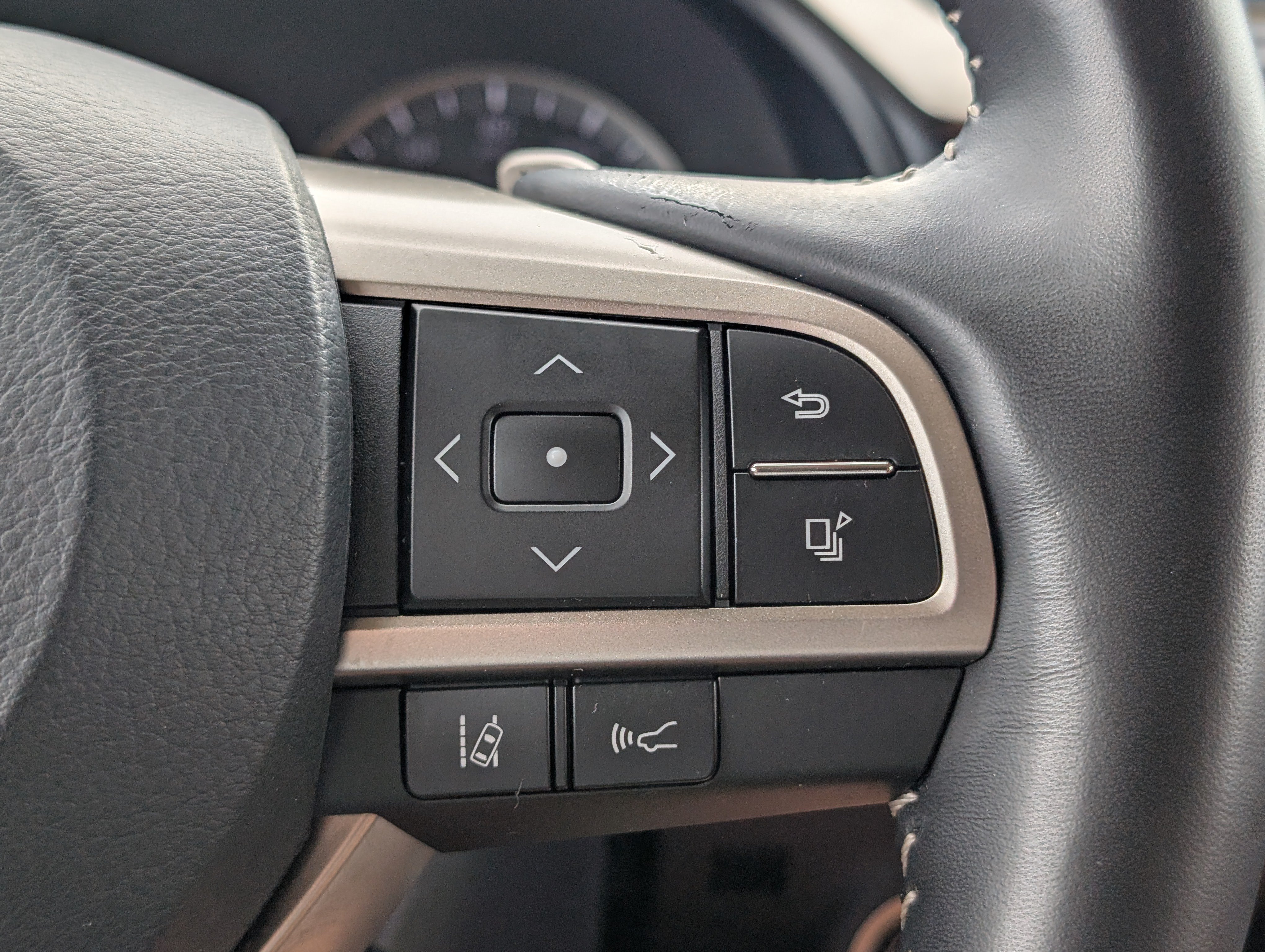 Used 2022 Lexus RX 350L FWD w/ Premium Package image 17