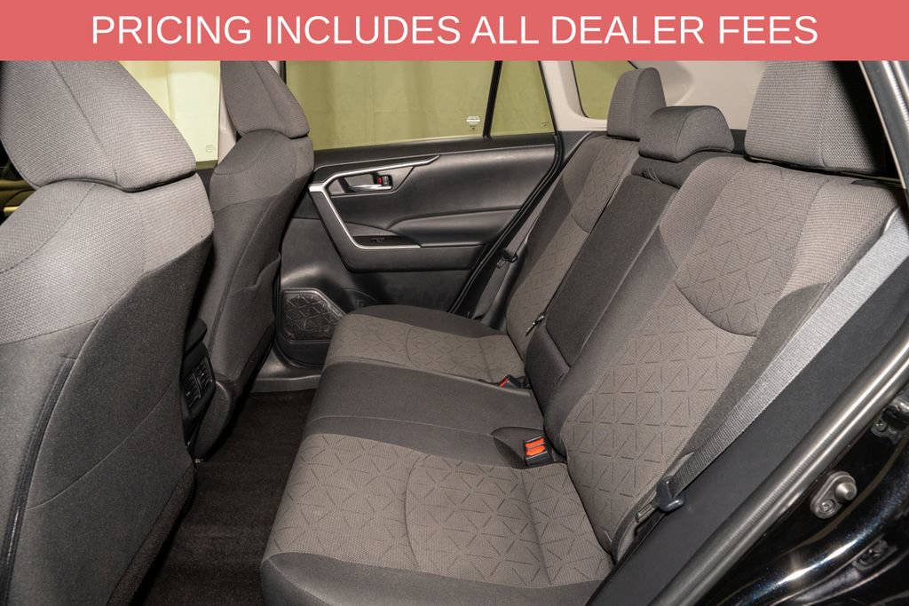 Used 2024 Toyota RAV4 XLE FWD image 8