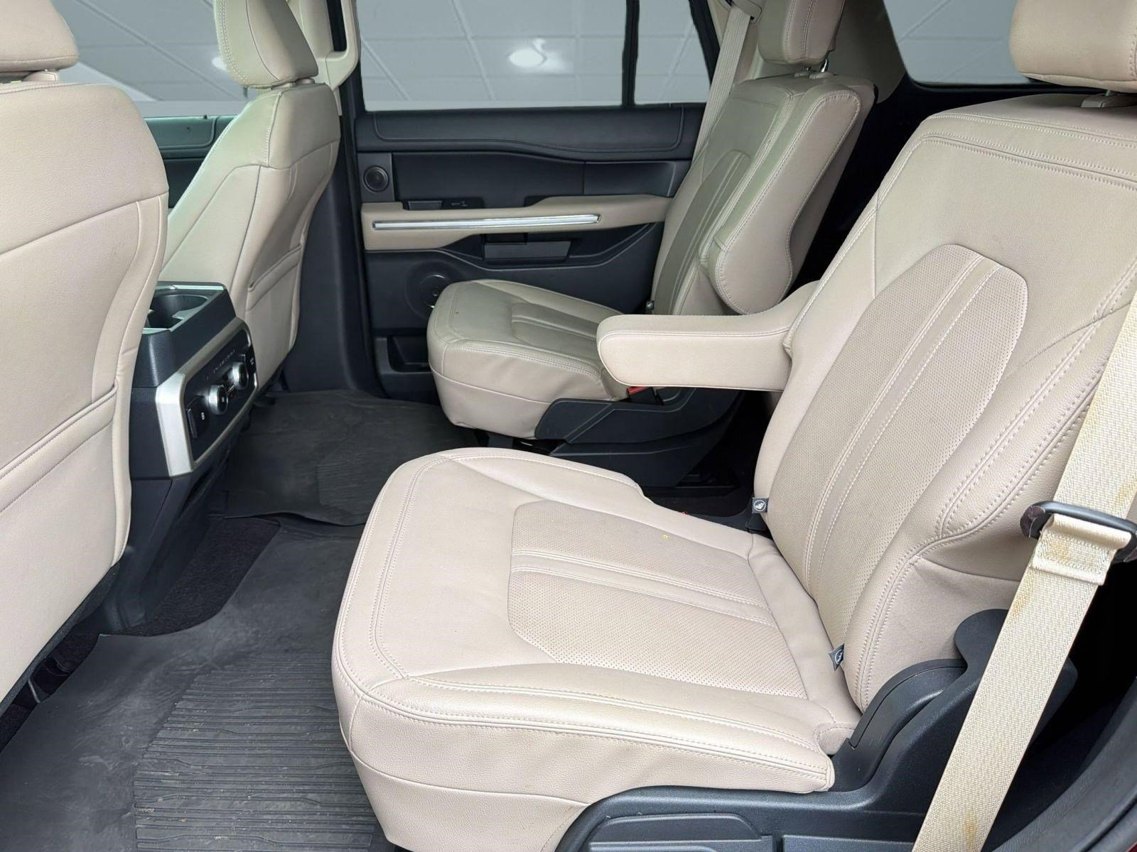 Used 2023 Ford Expedition Limited image 13
