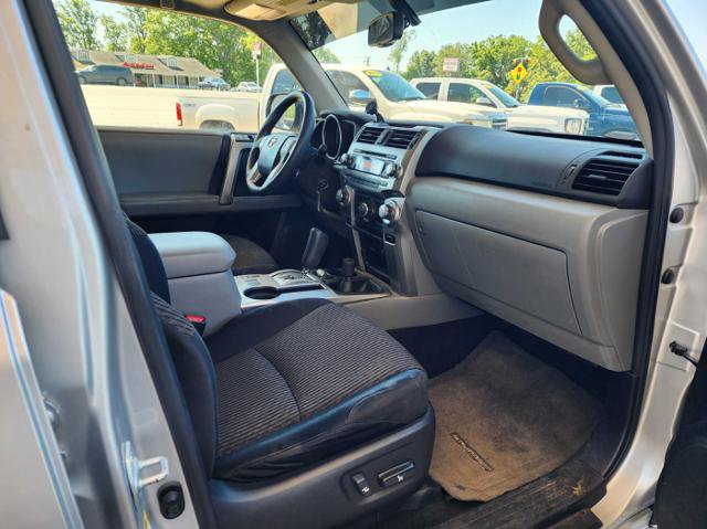 Used 2011 Toyota 4Runner SR5 AWD/4WD image 17