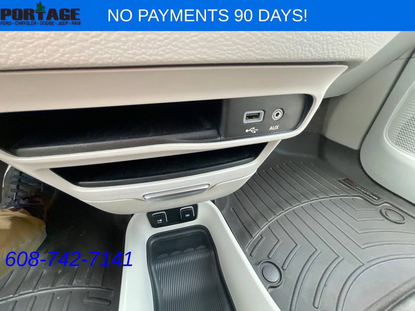 Used 2017 Chrysler Pacifica Touring-L FWD image 26