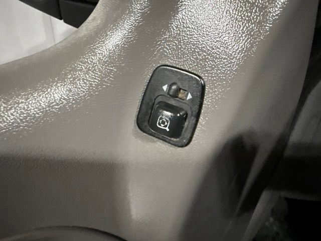 Used 2001 Ford Explorer Sport Trac 4x4 image 7