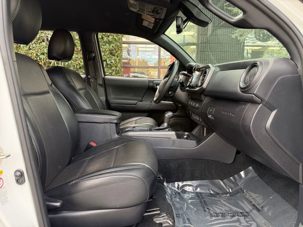 Used 2019 Toyota Tacoma TRD Off-Road image 32