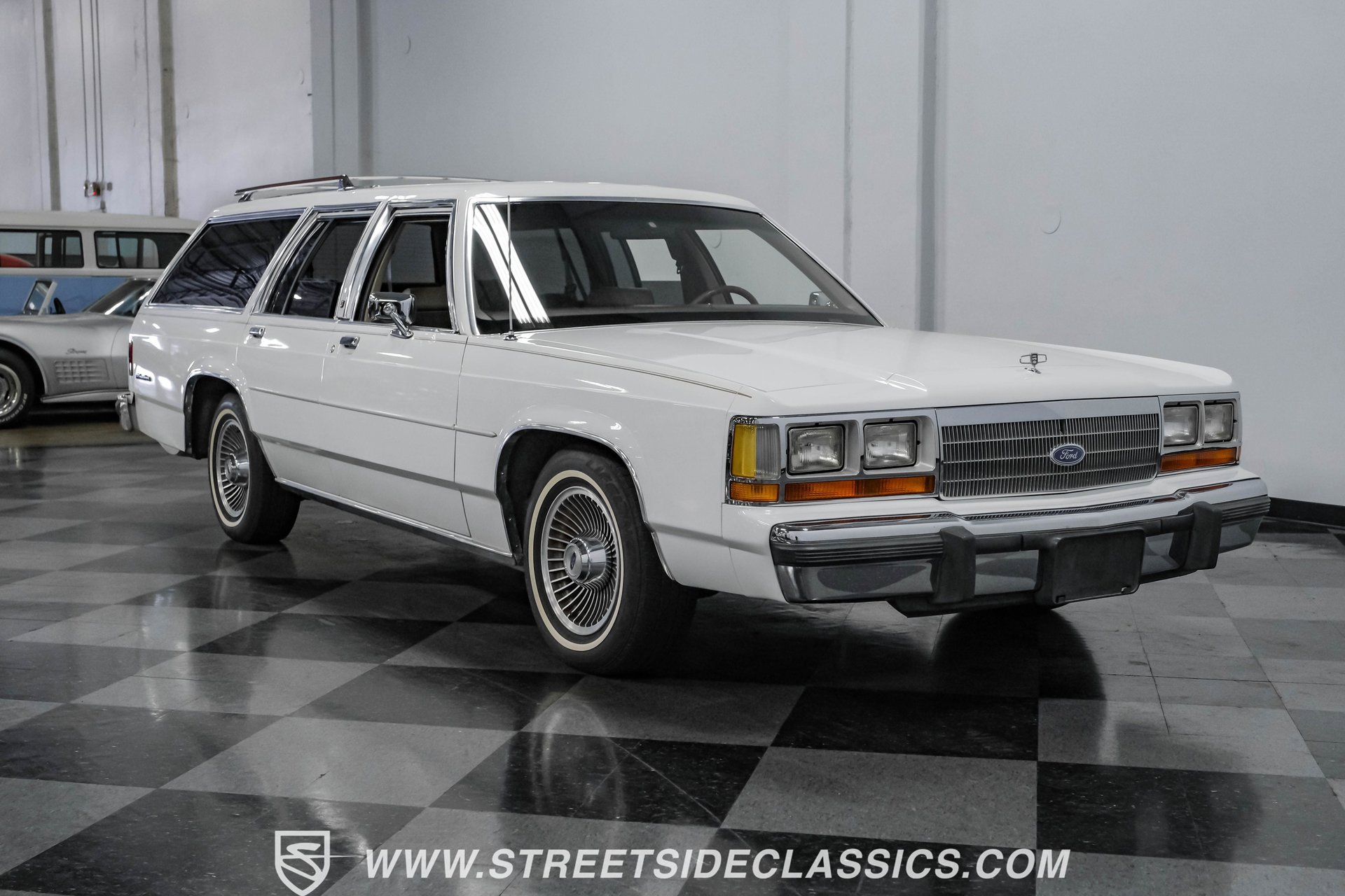 Used 1990 Ford LTD Crown Victoria image 17