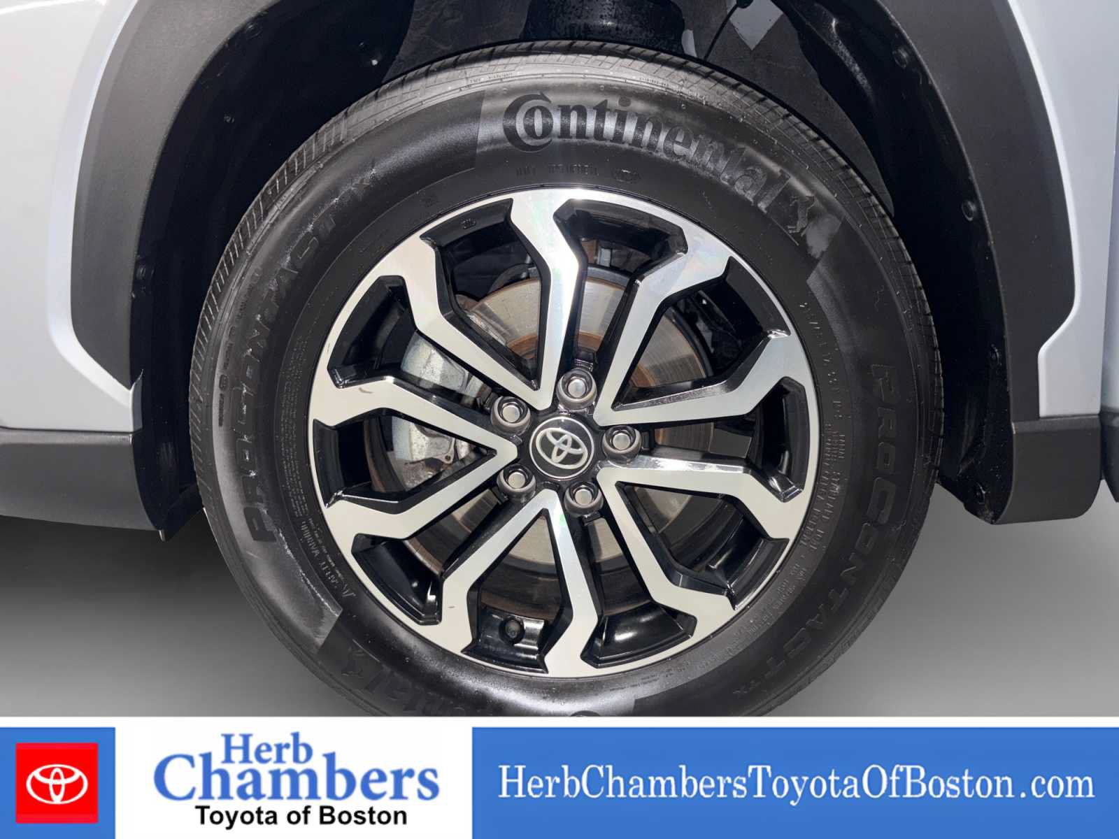Used 2023 Toyota Corolla Cross AWD Hybrid image 8