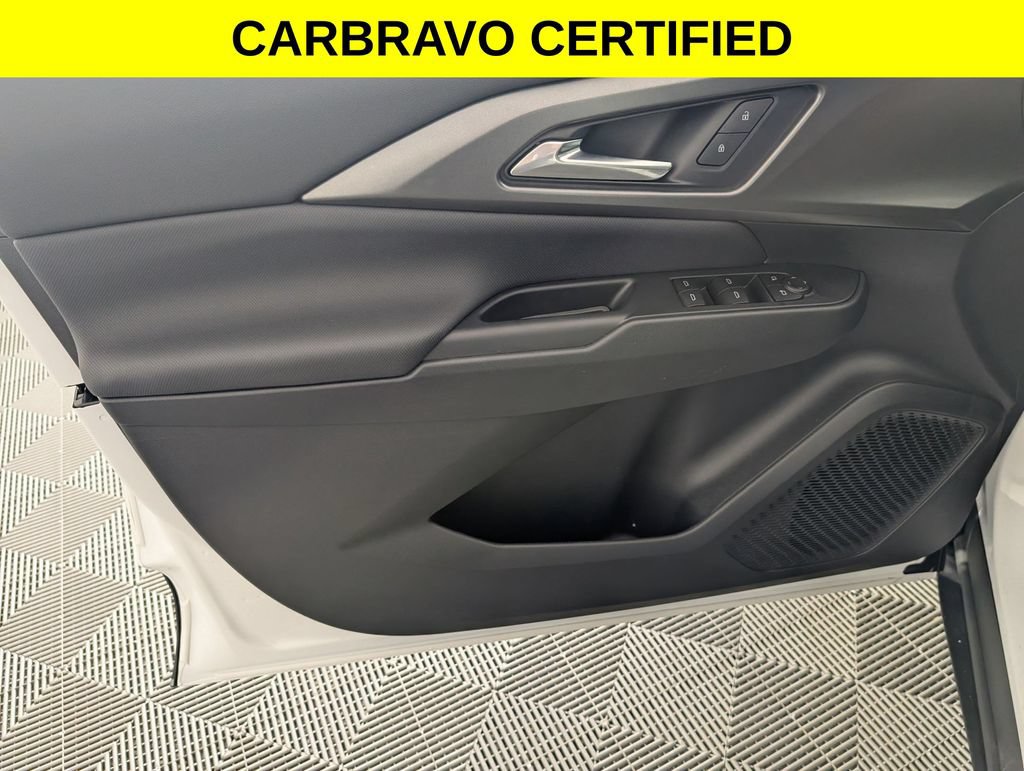Certified 2026 Chevrolet Equinox EV LT FWD image 10