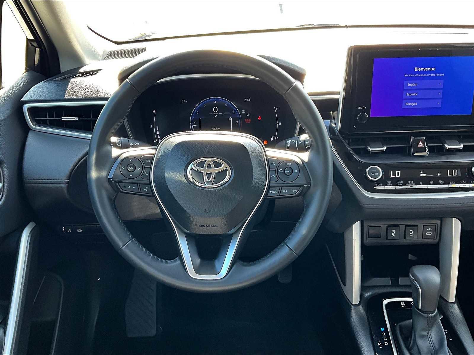 Used 2025 Toyota Corolla Cross XLE image 17