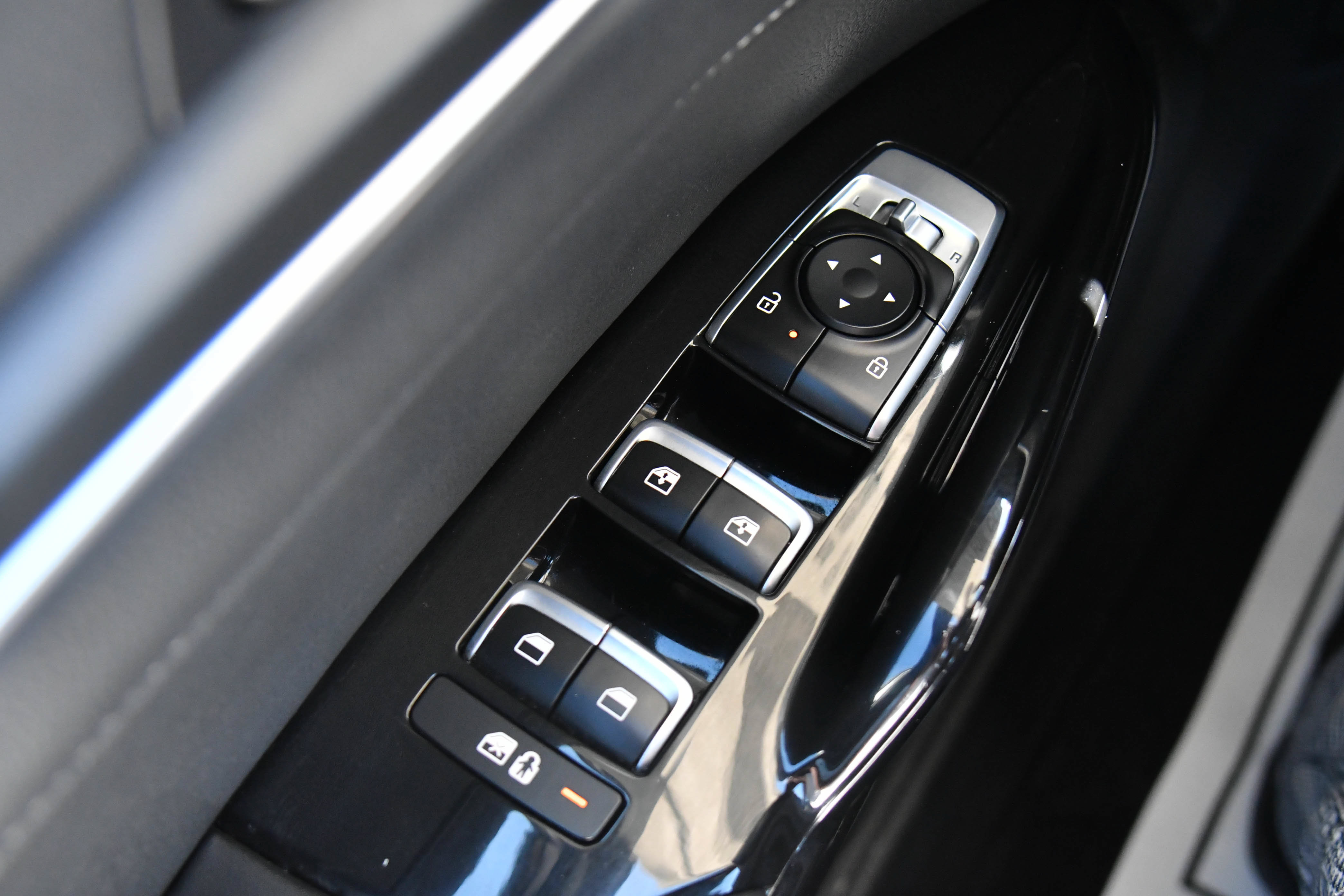Used 2025 Kia K5 GT-Line w/ GT-Line Premium Package FWD image 37