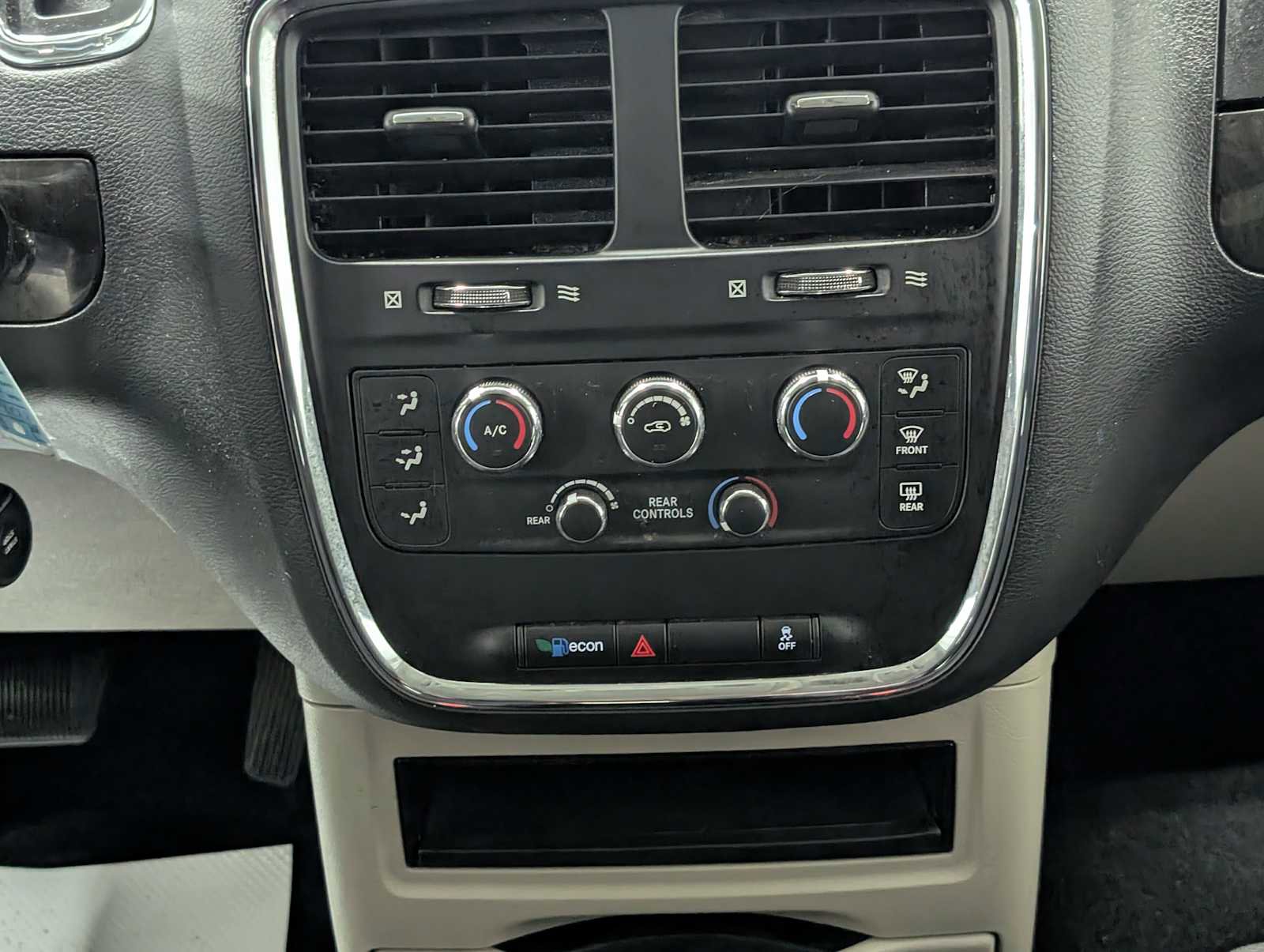 Used 2017 Dodge Grand Caravan SE w/ Power Window Group image 17