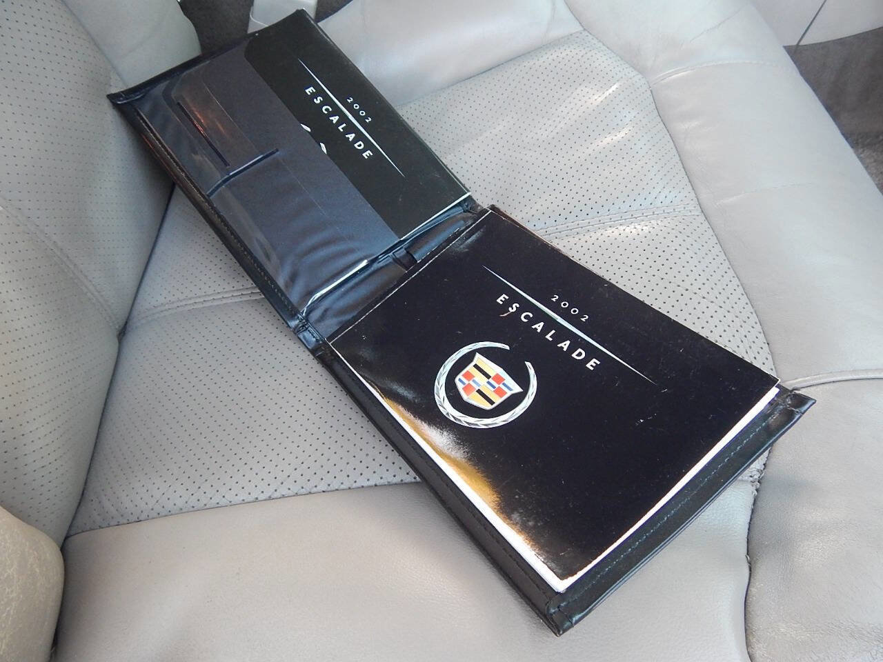 Used 2002 Cadillac Escalade 2WD image 22