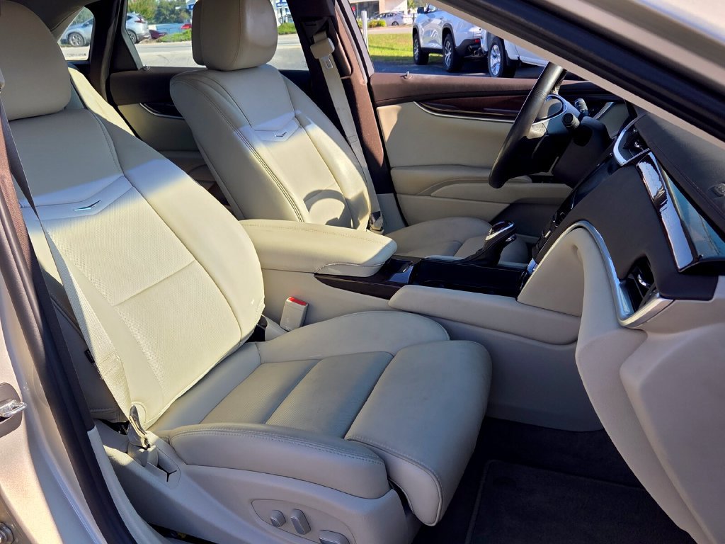 Used 2013 Cadillac XTS Luxury FWD image 14