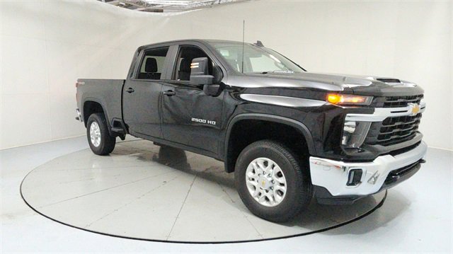 Used 2024 Chevrolet Silverado 2500 LT w/ Convenience Package image 7
