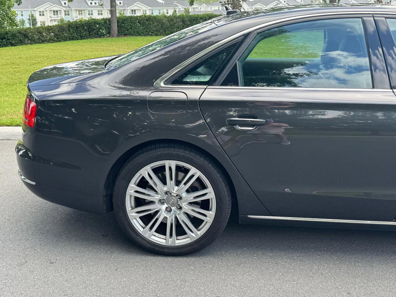 Used 2011 Audi A8 4.2 AWD/4WD image 35