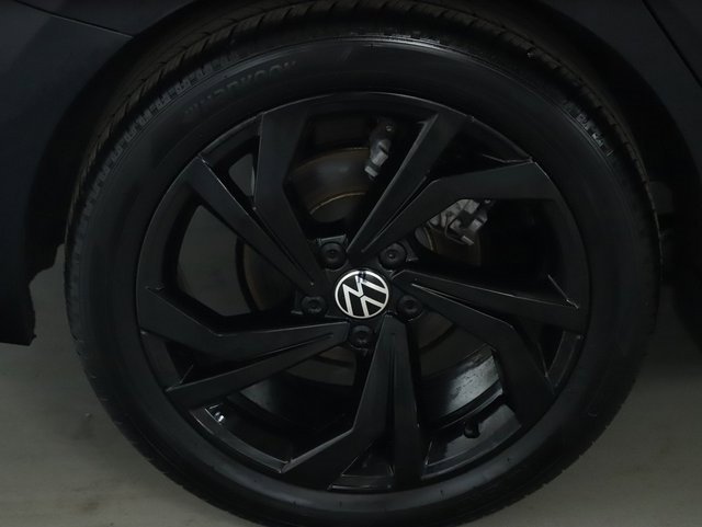 Used 2025 Volkswagen Jetta SE w/ Sunroof Package image 12