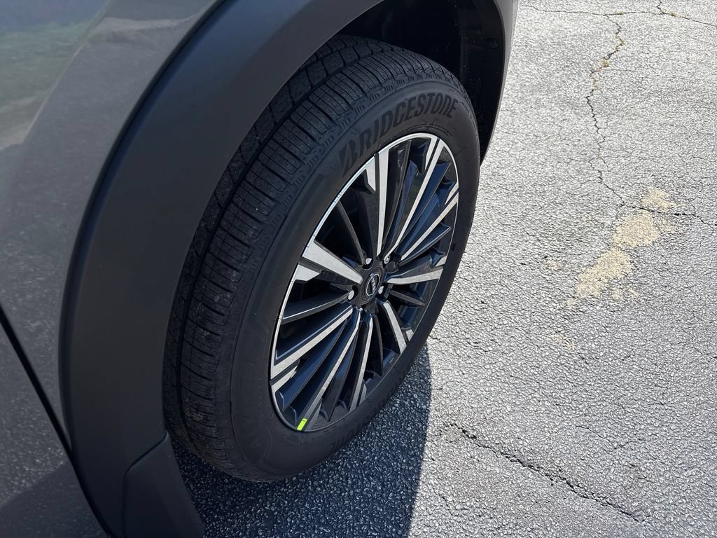 New 2026 Nissan Pathfinder Platinum FWD image 31