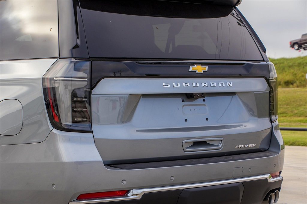 New 2026 Chevrolet Suburban Premier image 5