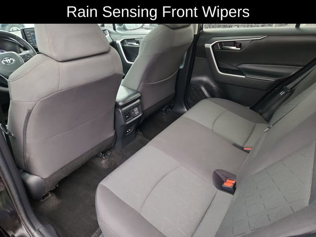Used 2021 Toyota RAV4 XLE w/ Convenience Package image 27
