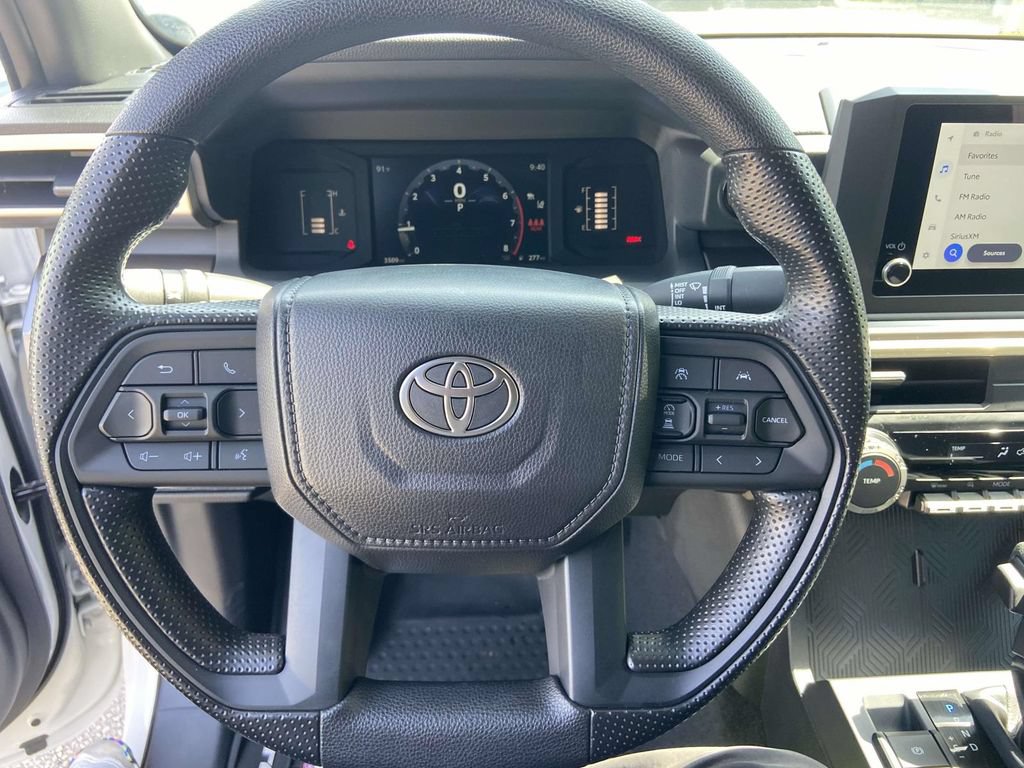 Used 2025 Toyota Tacoma SR5 AWD/4WD image 34