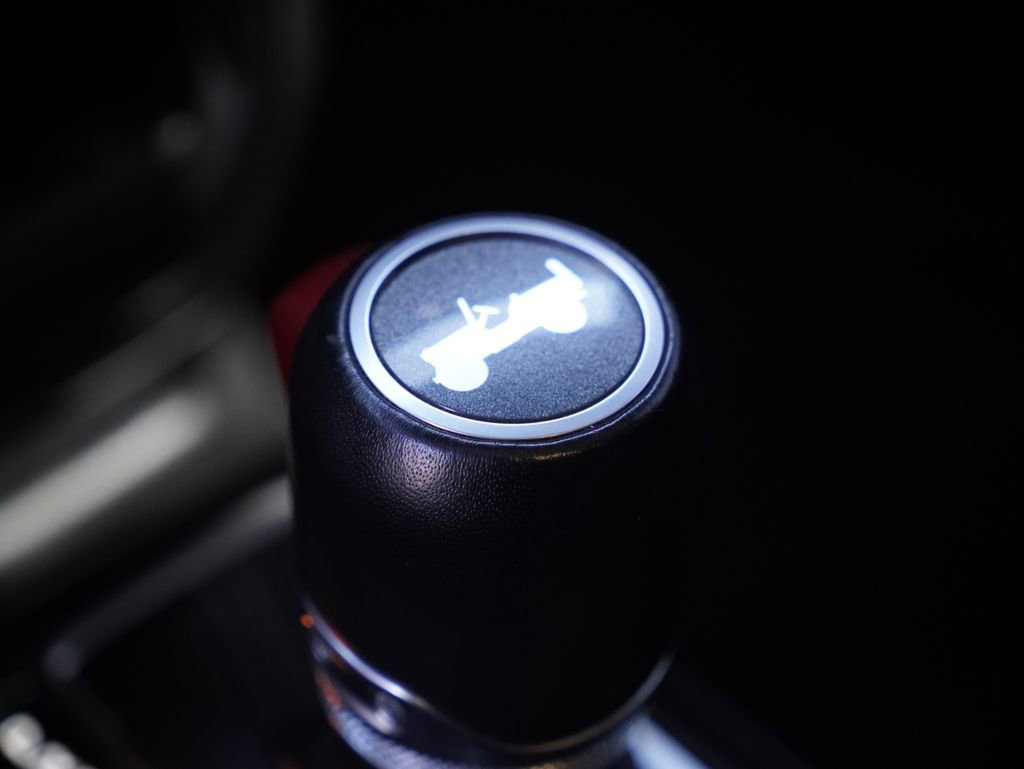 Used 2023 Jeep Wrangler Unlimited Sahara AWD/4WD image 19