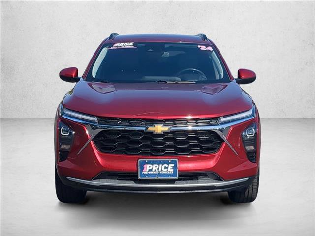 Used 2024 Chevrolet Trax LT w/ LT Convenience Package FWD image 2