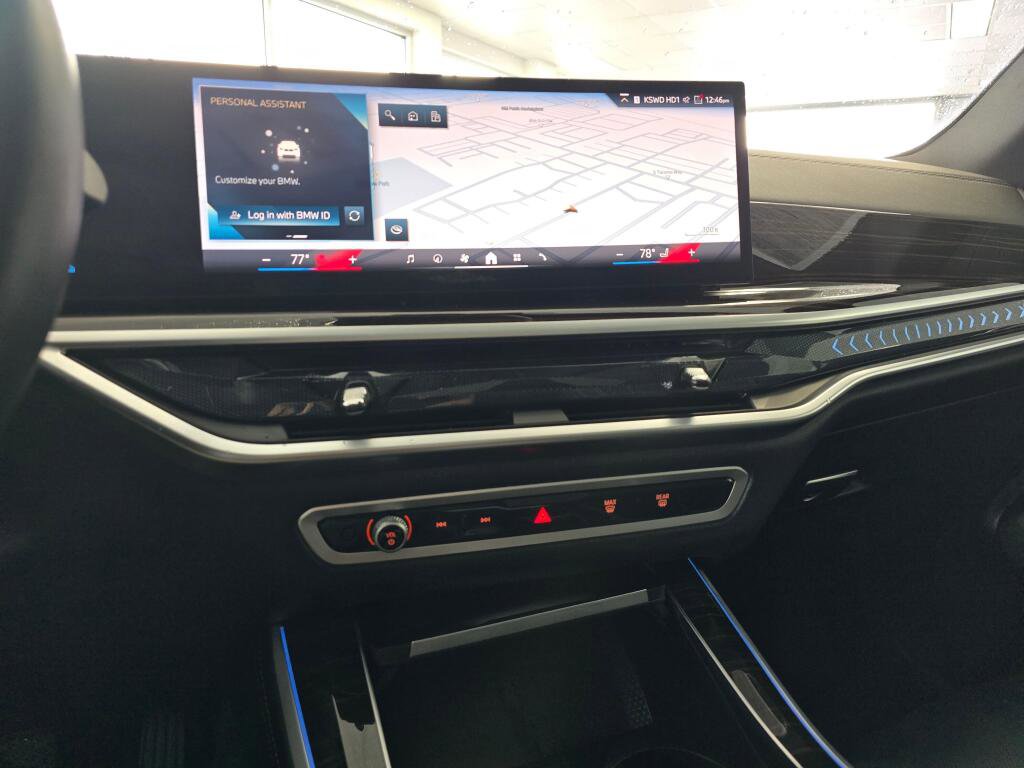 Used 2025 BMW X5 xDrive50e image 30