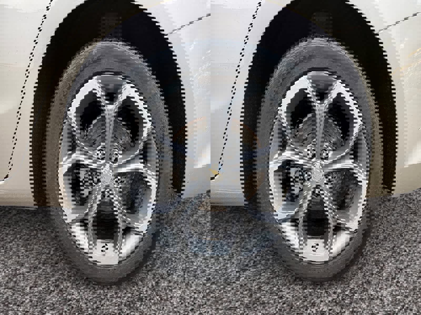 Used 2024 Chevrolet Malibu LT image 14