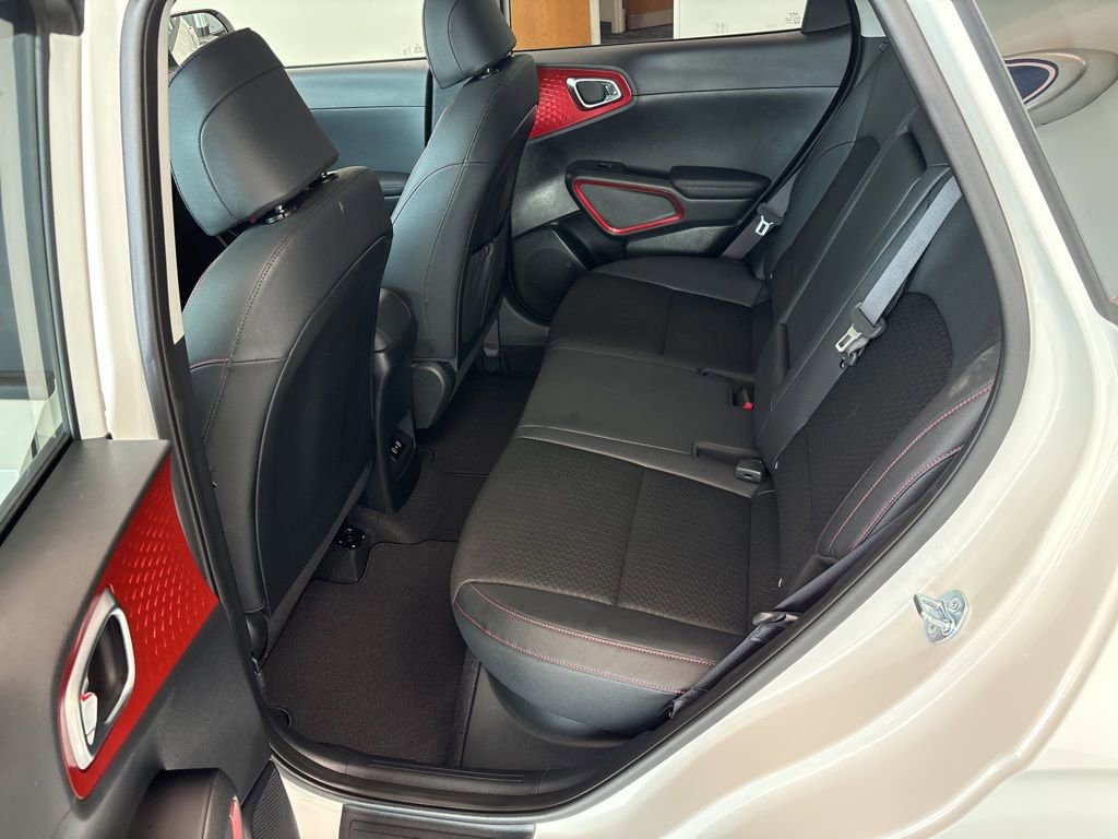 Used 2025 Kia Soul GT-Line image 14