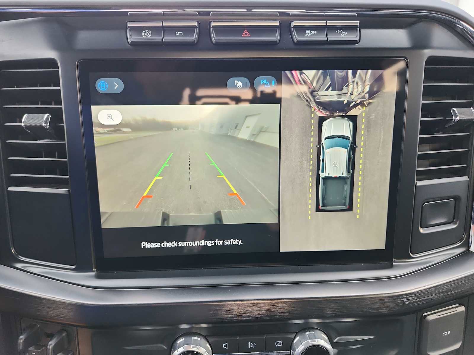 Used 2023 Ford F350 Lariat w/ FX4 Off-Road Package AWD/4WD image 14