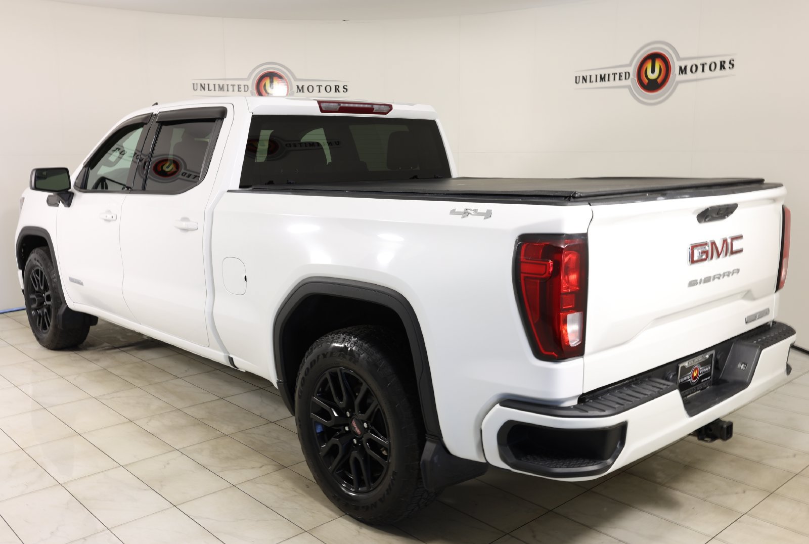 Used 2023 GMC Sierra 1500 Elevation AWD/4WD image 4