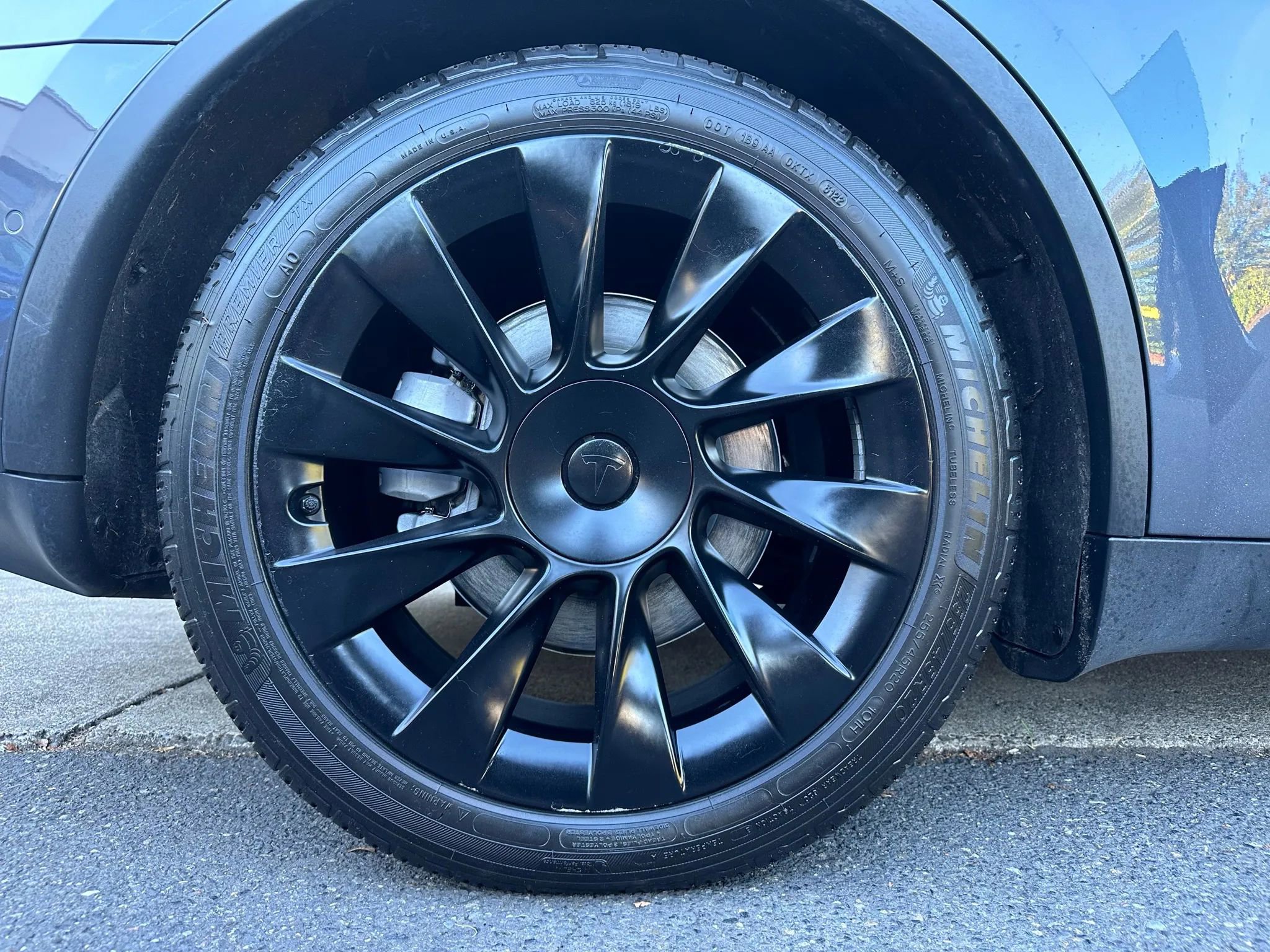 Used 2021 Tesla Model Y Long Range image 11