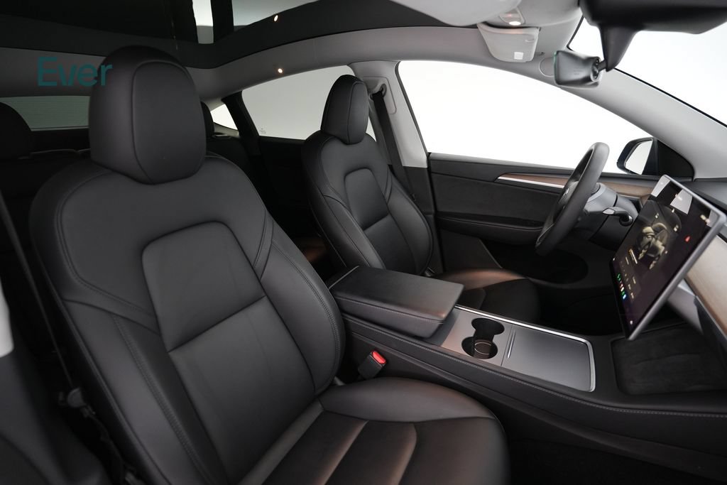 Used 2023 Tesla Model Y Long Range AWD/4WD image 23