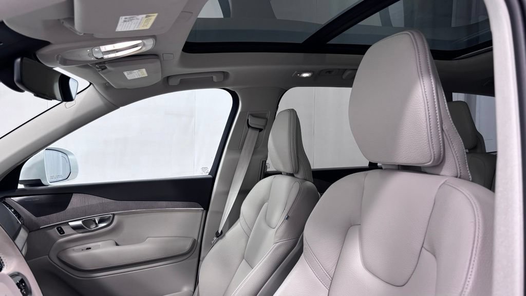 Certified 2024 Volvo XC90 B5 Plus w/ Protection Package Premier AWD/4WD image 12