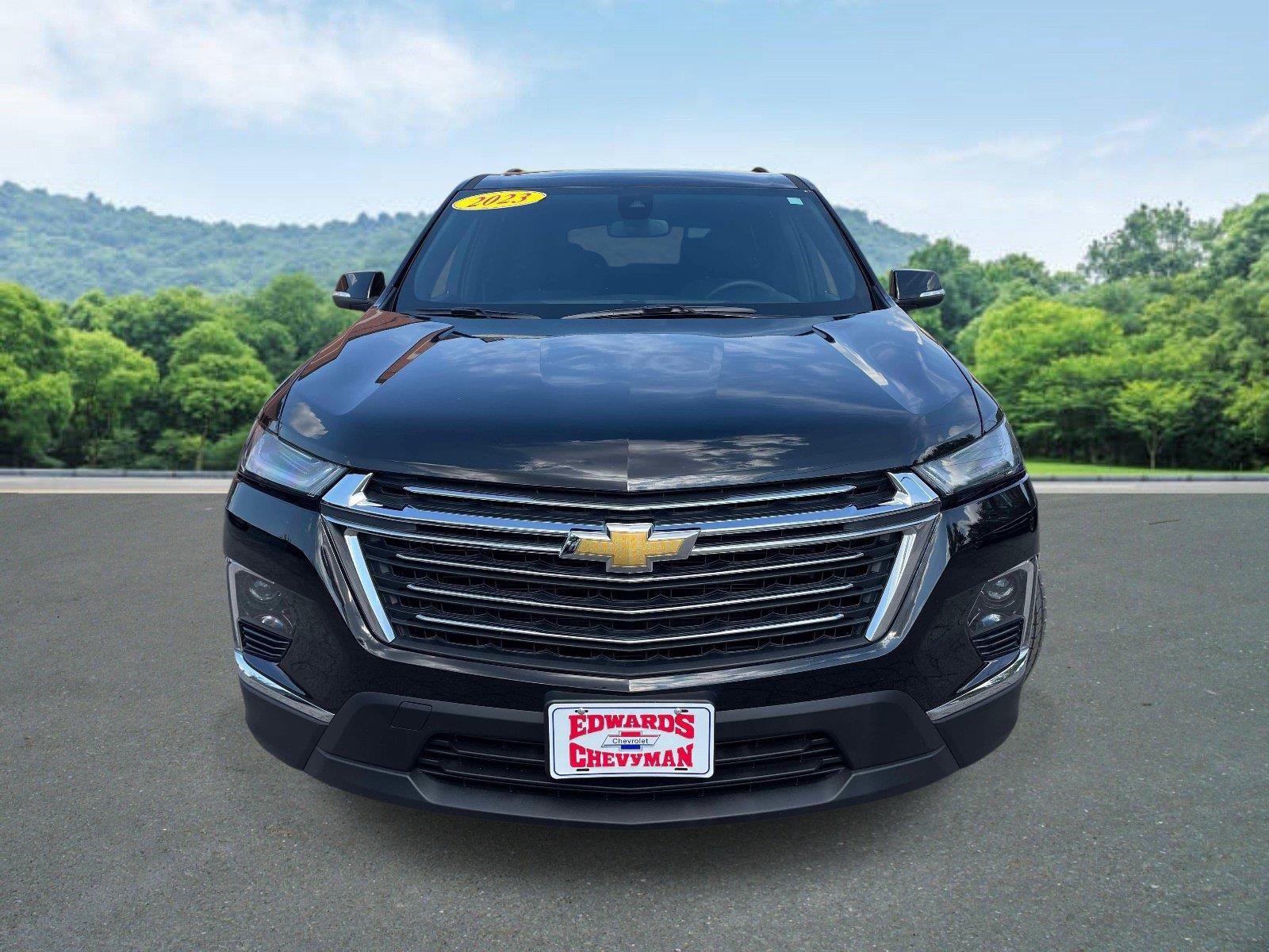 Used 2023 Chevrolet Traverse LT FWD image 25