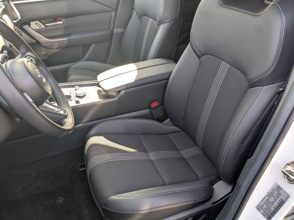 Used 2025 MAZDA CX-50 AWD 2.5 S w/ Premium Package image 16