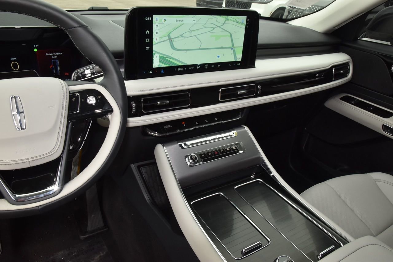New 2026 Lincoln Aviator AWD image 27