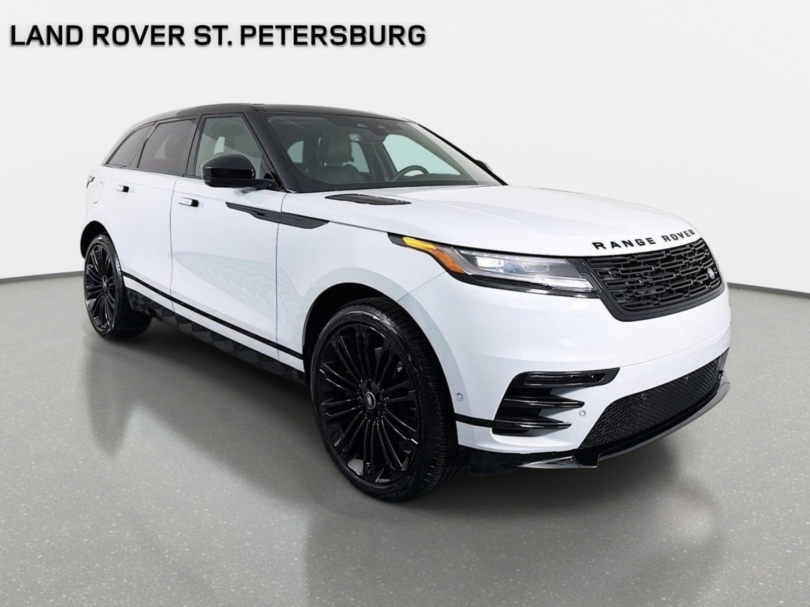 Used 2026 Land Rover Range Rover Velar Dynamic SE AWD/4WD image 3